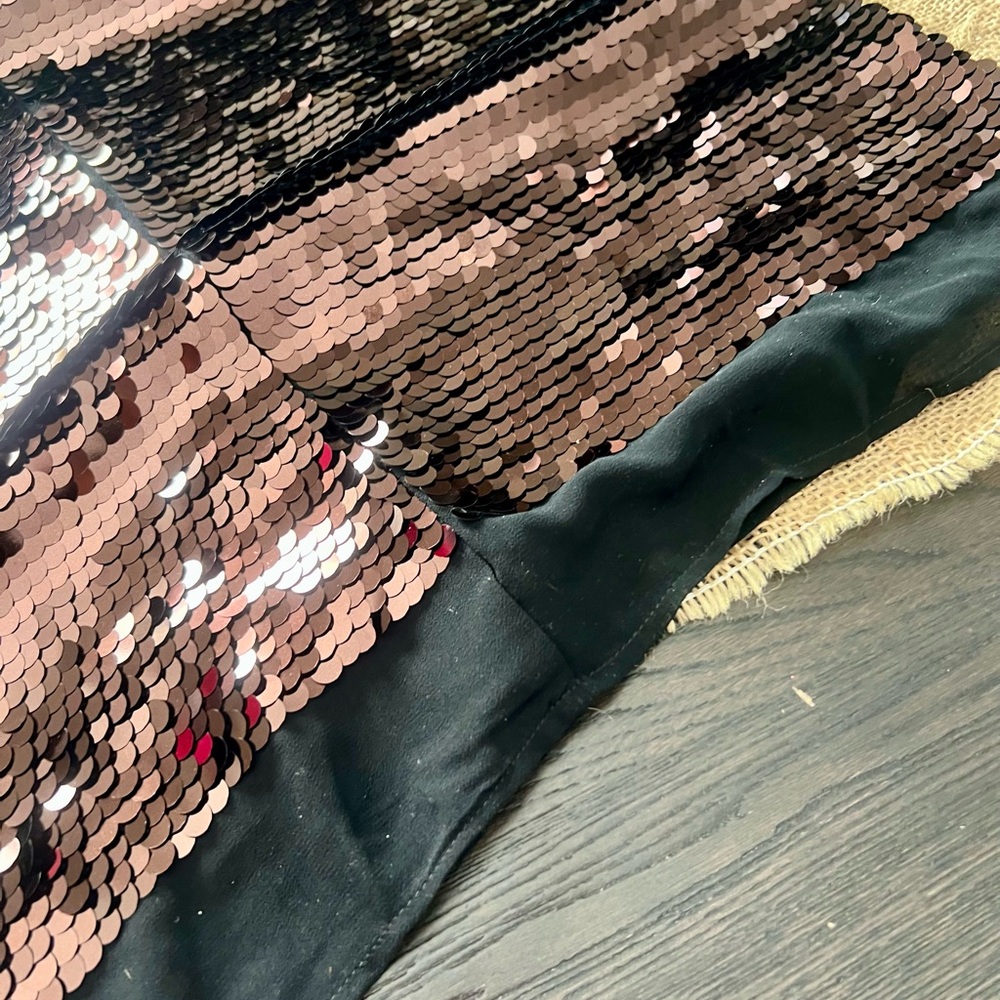 Zara Sequin Skirt in Rose Goldish Dark Maroon. - Picture 8 of 9